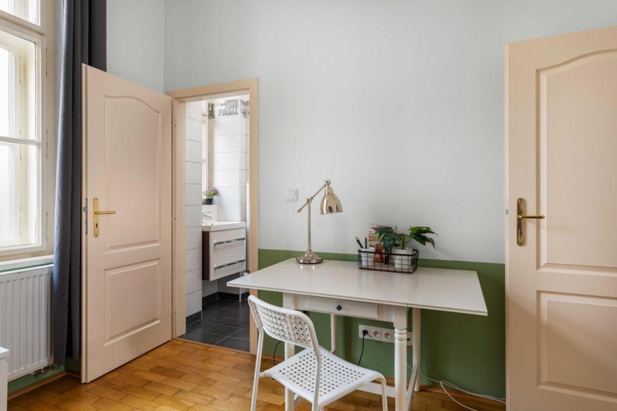 Letna Apartments Прага Екстериор снимка