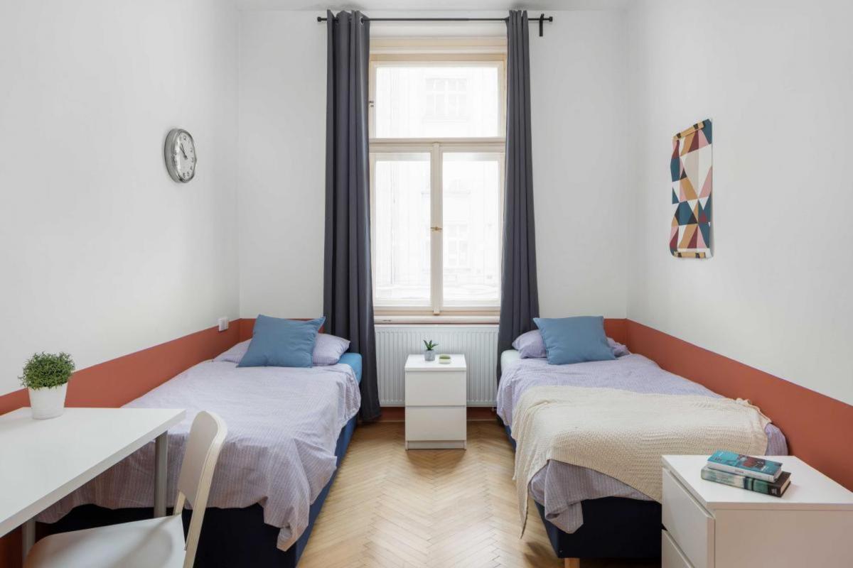 Letna Apartments Прага Екстериор снимка