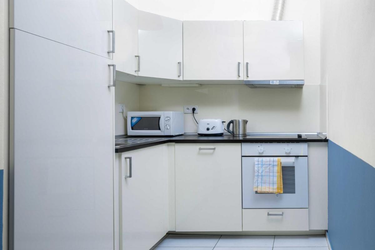 Letna Apartments Прага Екстериор снимка
