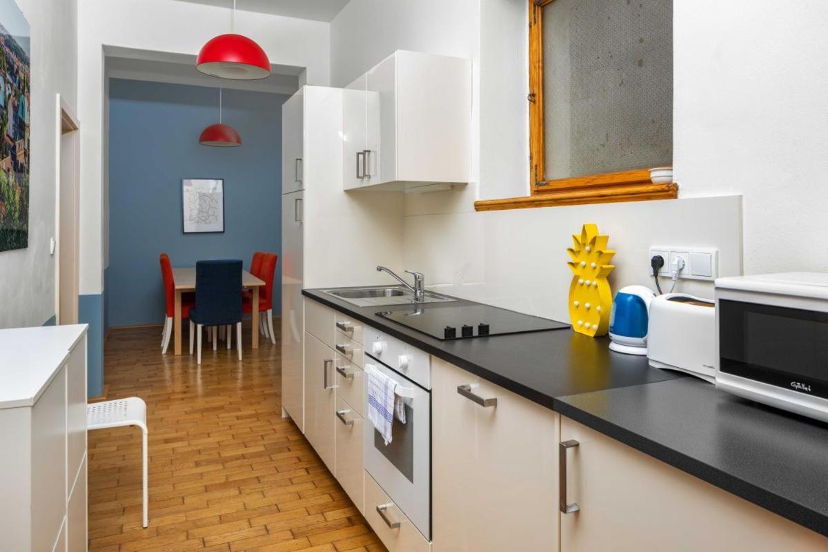 Letna Apartments Прага Екстериор снимка