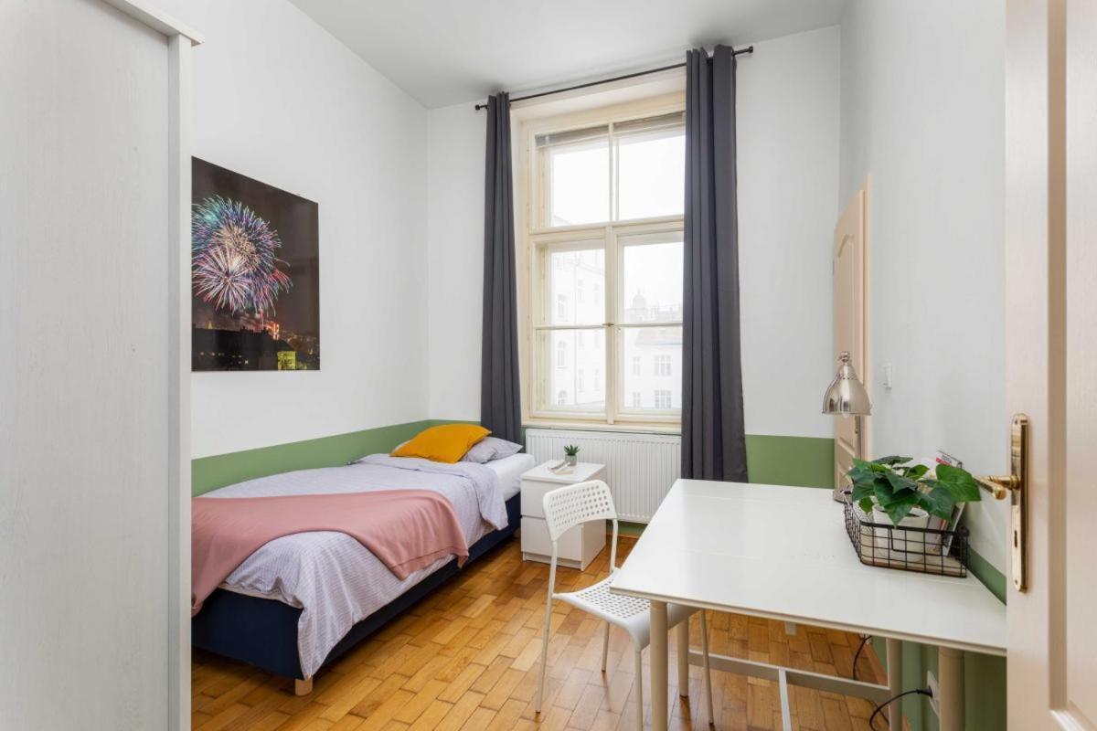 Letna Apartments Прага Екстериор снимка