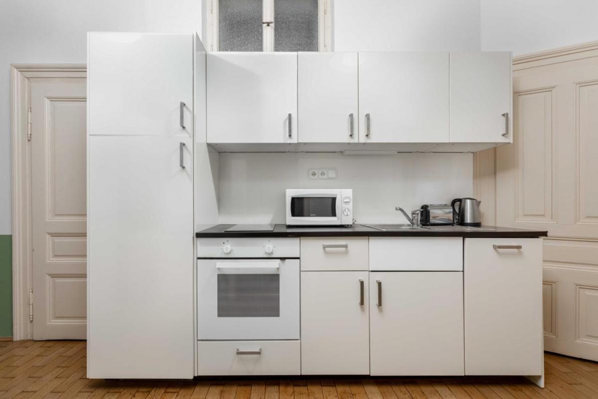 Letna Apartments Прага Екстериор снимка