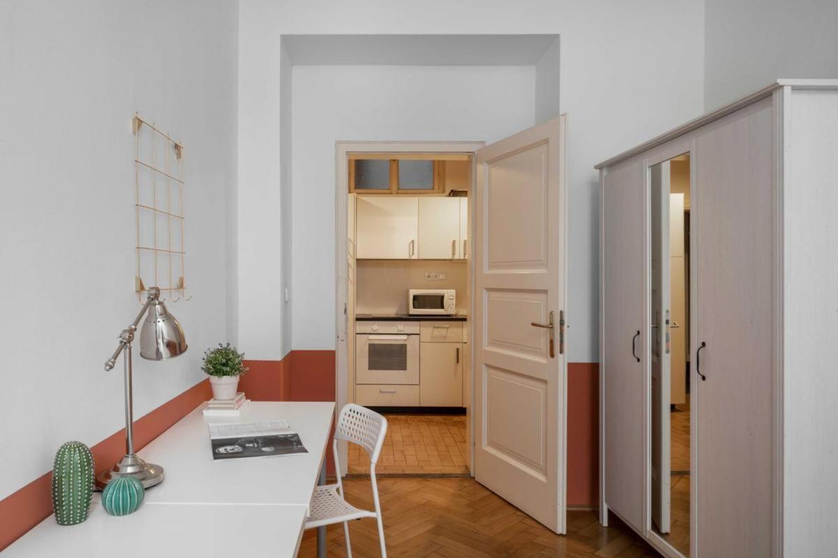 Letna Apartments Прага Екстериор снимка
