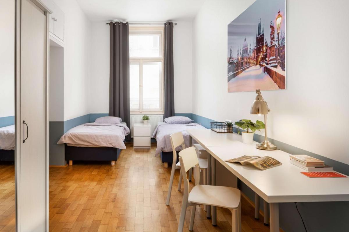 Letna Apartments Прага Екстериор снимка