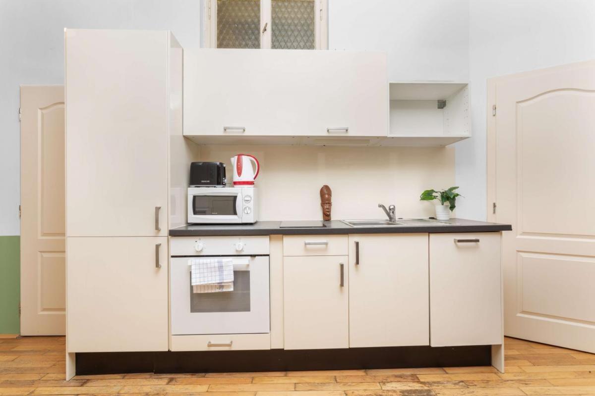 Letna Apartments Прага Екстериор снимка